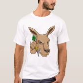 Kangarooはダーツとダーツプレーヤーとして Tシャツ (正面)