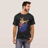 Kangaroo In Your Pocket Australia Flag  Australia Tシャツ (正面フル)