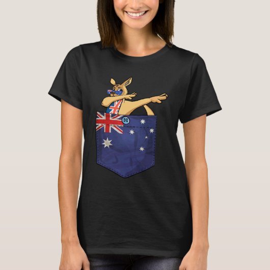 Kangaroo In Your Pocket Australia Flag  Australia Tシャツ (正面)