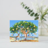 Kangaroo under gumtree with Christmas baubles ポストカード (スタンド正面)