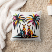 Kängurus unter Palmen in Australien クッション (ブランケット)