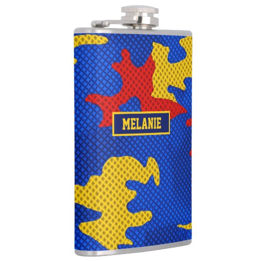 Kansas Blue Red Yellow Vibrant Camo Pattern フラスク (右)