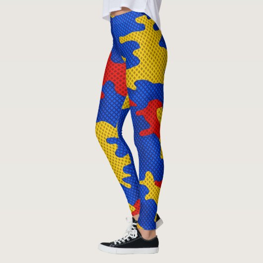 Kansas Blue Red Yellow Vibrant Camo Pattern レギンス (左)