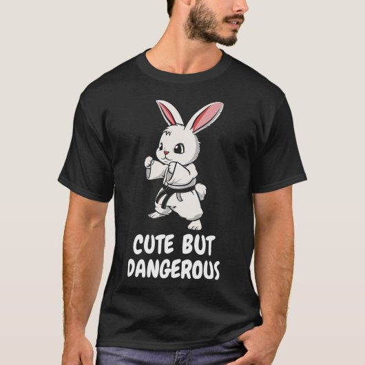 Karate Bunny Cute But Dangerous Funny Martial Arts Tシャツ (正面)