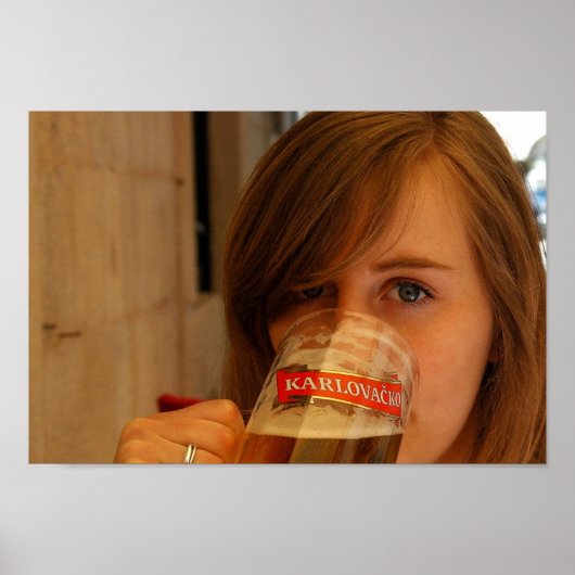 Karlovacko Girl ポスター (正面)