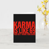 Karma Is Like 69 You Get What You Give Funny Sayin カード (黄色い花)