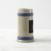 Karpathianはステインをナイト爵に叙します ビールジョッキ (中央)