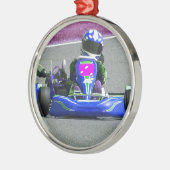 Kartのレーサーによって逆にされる色 メタルオーナメント (左)