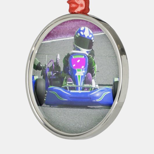 Kartのレーサーによって逆にされる色 メタルオーナメント (左)