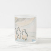 Kathy Faggellaのペンギンの散歩 フロストグラスマグカップ (中央)