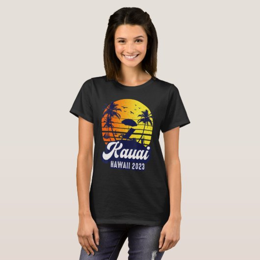 Kauai Hawaii 2023 Hawaiian Sunset Beach Retro Tシャツ (正面フル)
