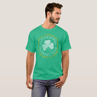 Kavanaghのアイルランドの飲むチーム Tシャツ