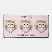Kawaii Boho Owl Illustration Pink デスクマット (正面)