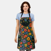 Kawaii Garden Art | Cute Black Cat Floral Pattern エプロン (着用した状態)