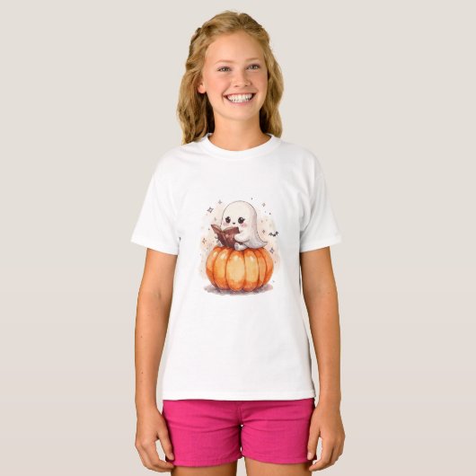Kawaii Ghost Reading on Pumpkin – Cute Halloween Tシャツ (正面フル)