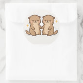 Kawaii Otters Holding Hands Sticker ラウンドシール (バッグ)