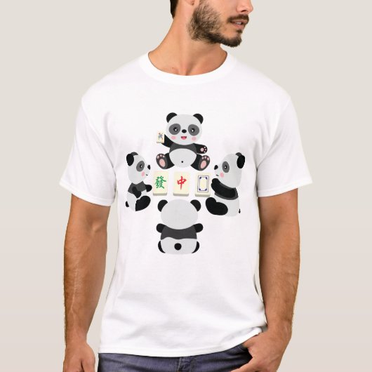 Kawaii Panda Playing Mahjong Tシャツ (正面)