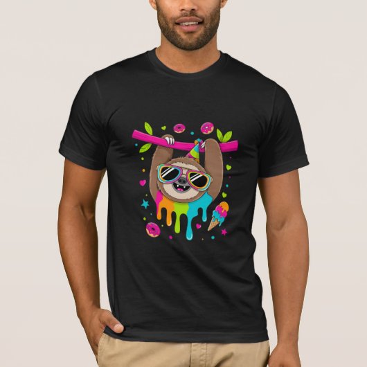 Kawaii Party Sloth with Donuts Tシャツ (正面)
