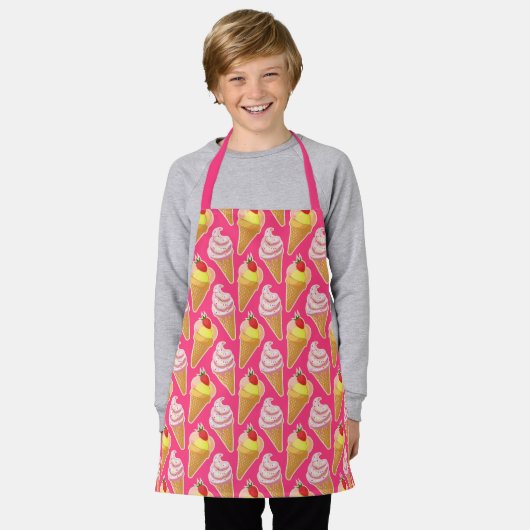 Kawaii pink pattern with strawberry ice cream  エプロン (着用した状態)