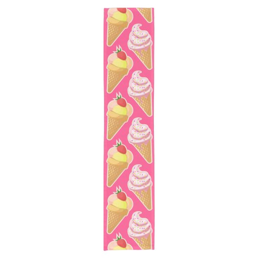 Kawaii pink pattern with strawberry ice cream ショートテーブルランナー (正面)