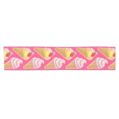 Kawaii pink pattern with strawberry ice cream ショートテーブルランナー (横)