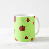 Kawaii Red Fruits Pattern in Lime Green コーヒーマグカップ (正面右)