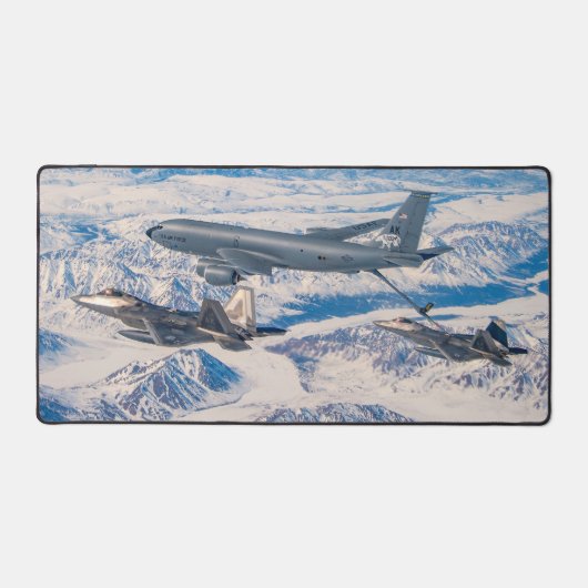 KC-135Rストラトタンカー及びF-22Aラプター デスクマット (正面)