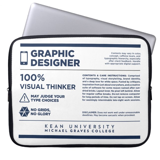 Kean MGC Graphic Design Care Label ラップトップスリーブ (正面)