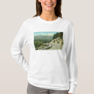 Keeneの谷の前の小ぎれいな丘の眺め Tシャツ