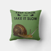 Keep Calm and Take it Slow 枕カバー (グリーン) クッション (裏面)