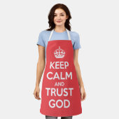 Keep Calm and Trust God エプロン (着用した状態)