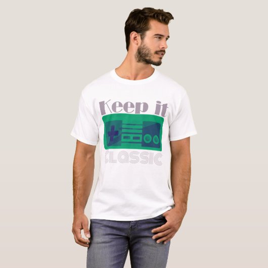 Keep It Classic – Retro Console Design Tシャツ (正面フル)