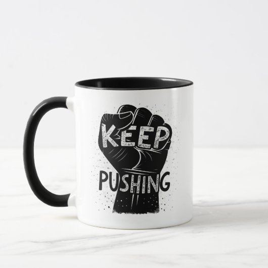 Keep Pushing – モチベーショナル・タイポグラフィーデザイン マグカップ (左)