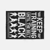 Keep Training Until The Belt Turns Black Karate De フリースブランケット (正面(横))