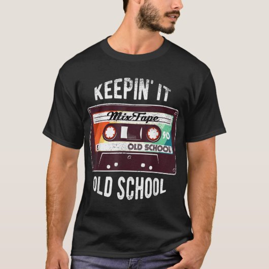 Keepin’ It Old School Retro Mixtape Tシャツ (正面)