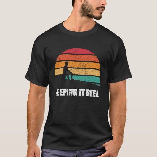 Keeping It Reel Funny Fishing Angling Tシャツ (正面)