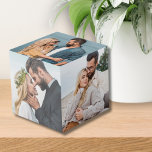 Keepsake新パーソナライズされた婚カップルの写真 フォトキューブ<br><div class="desc">幸せなカップルの5枚の写真をカスタム表示するように設計されたこのフォトキューブで違うあなた自身の特別な記念を作成。新婚に最適な、このフォトキューブは大切な「たった今結婚しました」瞬間を捉え、オフィスのデスクや家のデコユニークア、記念日の贈り物として追加する。このDIYフォトキューブ結婚は、愛と記念日への思いやりある方法で祝す。 DIYフォトキューブは彼らの旅からの写真、カップルの思い出、さらにはおもしろいのスナップショットでパーソナライズする。今カスタマイズ日は大切な思い出を守れ！Keepsake新パーソナライズされたしいカップルのキューブ。</div>
