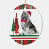 Keeshondのクリスマスのオーナメント セラミックオーナメント (左)