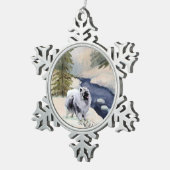 Keeshondの冬場面雪片 スノーフレークピューターオーナメント (右)