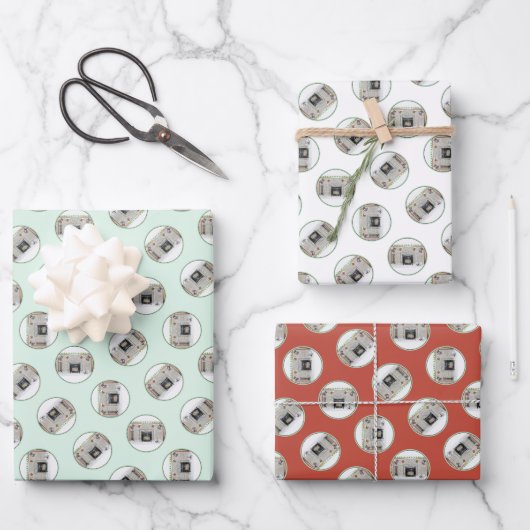 Keeshondの絵を描クリスマスの子犬Fireplace Art ラッピングペーパーシート (正面)