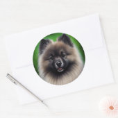 Keeshond Dog in St. Patrick's Day Dress ラウンドシール (封筒)