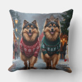 Keeshond Dogs Christmas Snow Holiday クッション (正面)