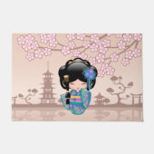 KEIKO KOKESHI人形 – 青い着物芸者ガール ドアマット (正面)