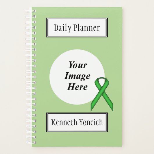 Kenneth Yoncichによるグリーンスタンダードリボン プランナー手帳 (正面)