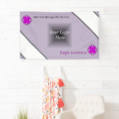 Kenneth Yoncichによるパープルクローバーリボン 横断幕 (インサイチュ)