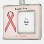 Kenneth Yoncichによるピンク標準リボンTmpl (H-O) シルバープレートフレームオーナメント (左)