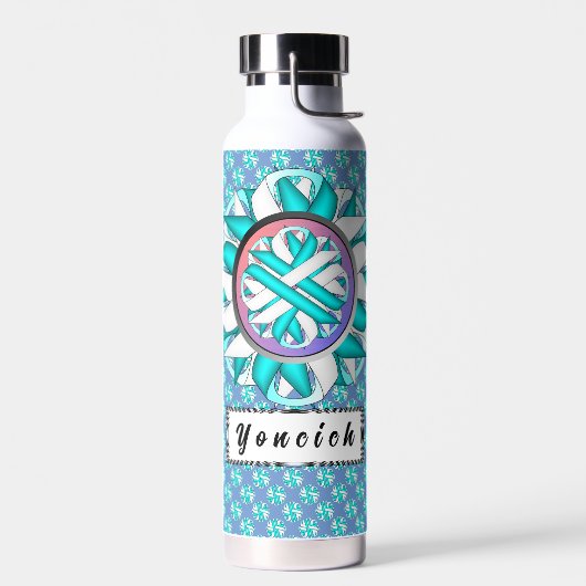 Kenneth Yoncichによるホワイトティール(緑がかった色)フラワーリボン ウォーターボトル (左面)