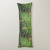 Kenneth Yoncichによる松針 ボディピロー (裏面 (縦))