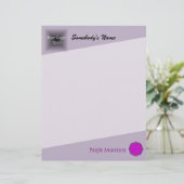 Kenneth Yoncichによる紫色のフラワーリボン (スタンド正面)