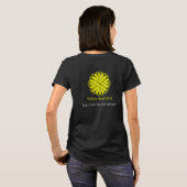 Kenneth Yoncichによる黄色い花柄 Tシャツ (裏面フル)